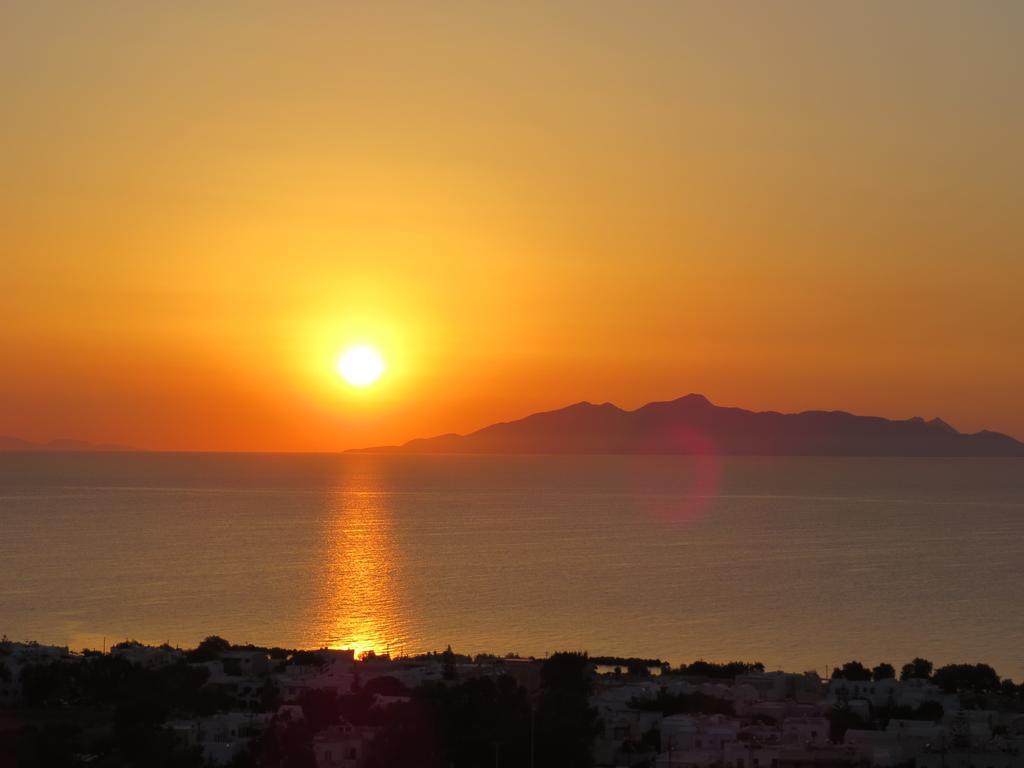 Acropole Sunrise Aparthotel Kamári Kültér fotó